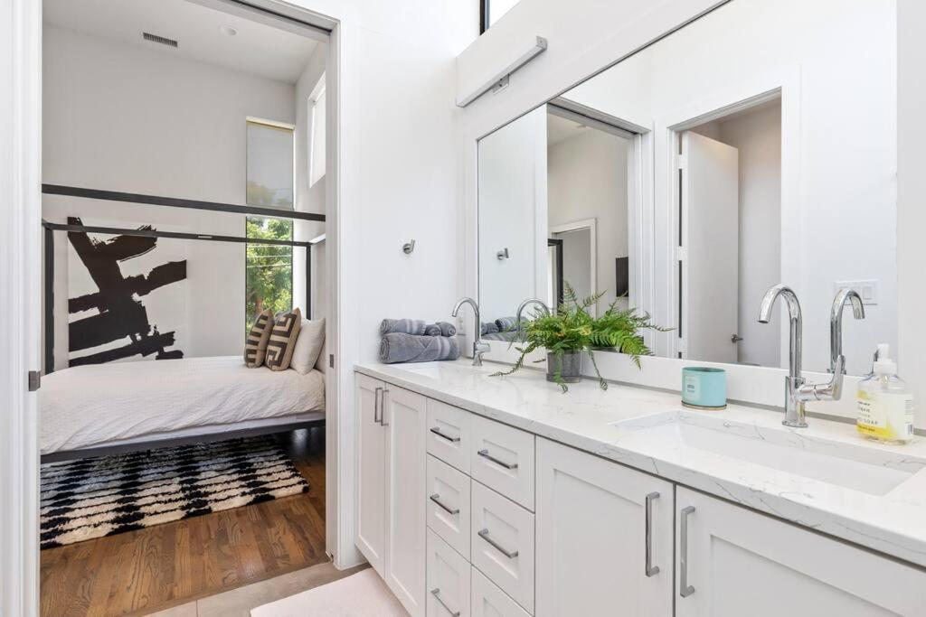 Beautiful Perfectly Located Luxury 2 Bed Townhome Dallas Exterior photo